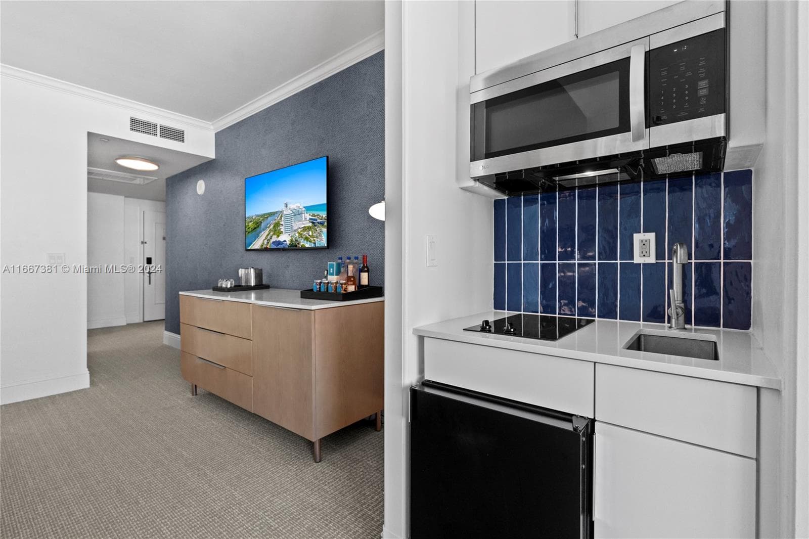4401 Collins Ave # 1709, Miami Beach FL 33140 — 11