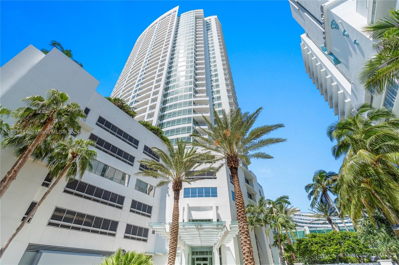 4401 Collins Ave # 1709, Miami Beach FL 33140 — 35