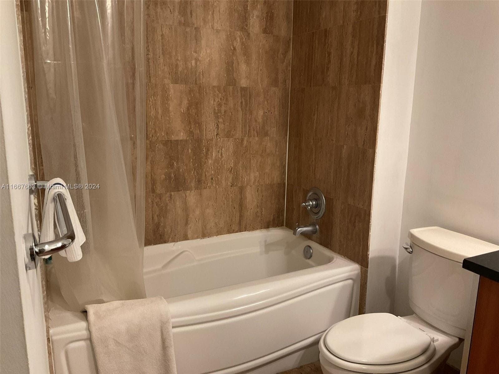 300 S Biscayne Blvd # 1703, Miami FL 33131 — 10