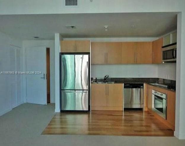 300 S Biscayne Blvd # 1703, Miami FL 33131 — 4