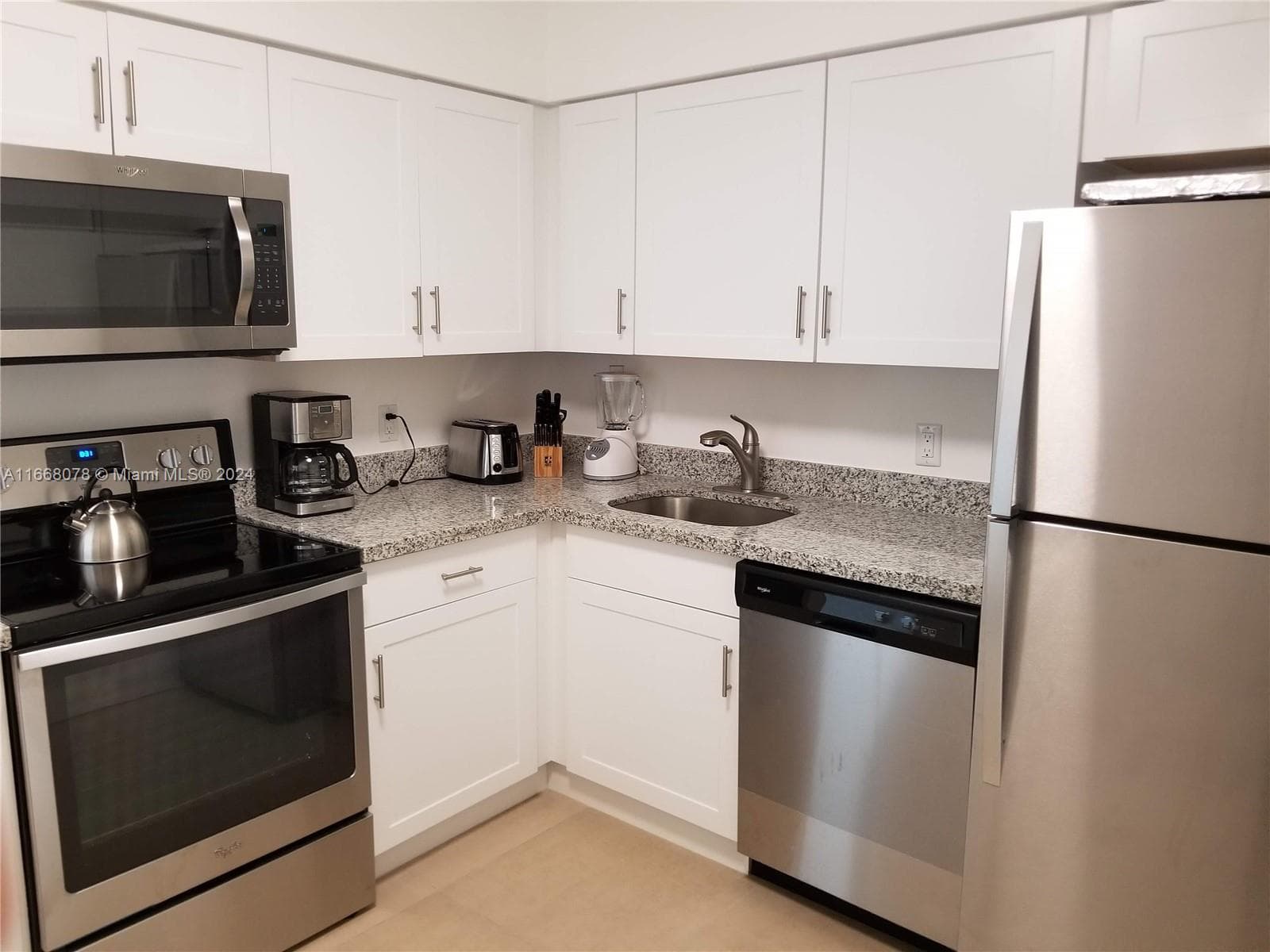 5161 Collins Ave # 1715, Miami Beach FL 33140 — 6