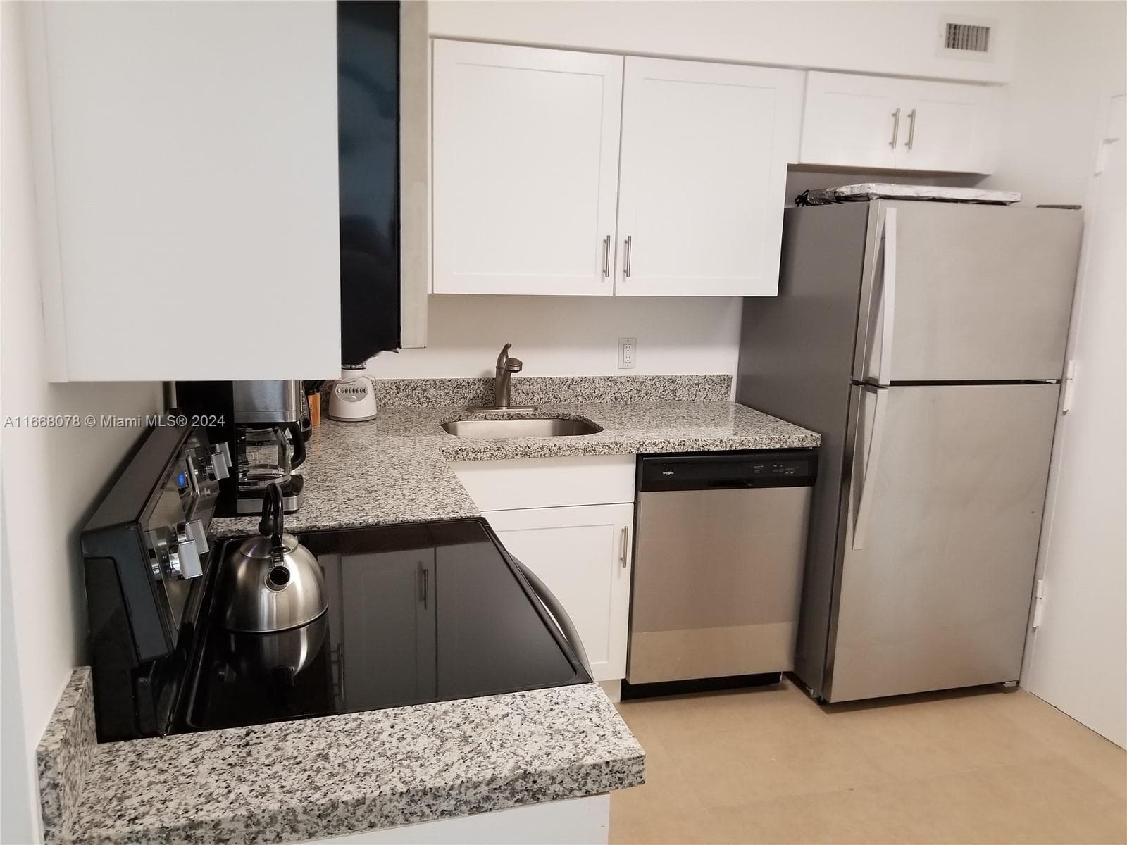 5161 Collins Ave # 1715, Miami Beach FL 33140 — 7