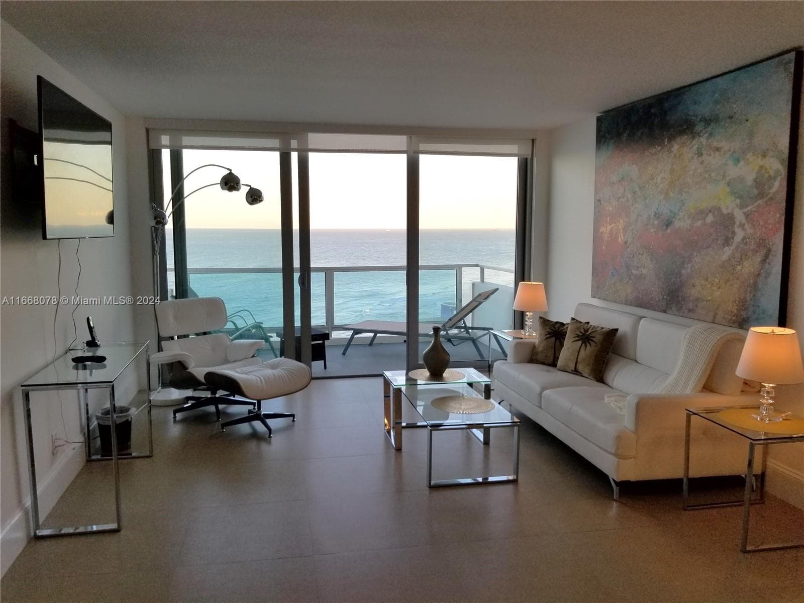 5161 Collins Ave # 1715, Miami Beach FL 33140 — 1
