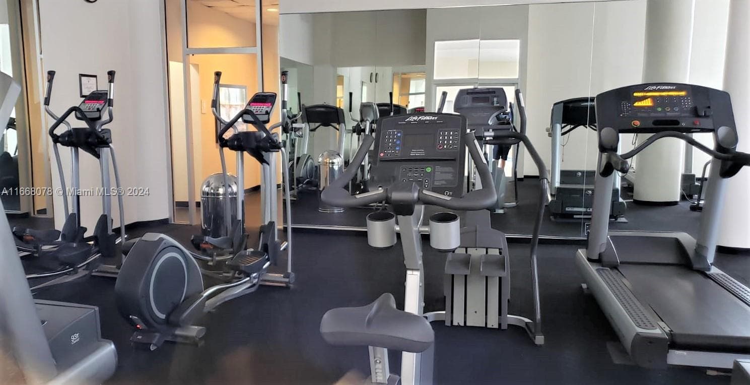 5161 Collins Ave # 1715, Miami Beach FL 33140 — 18