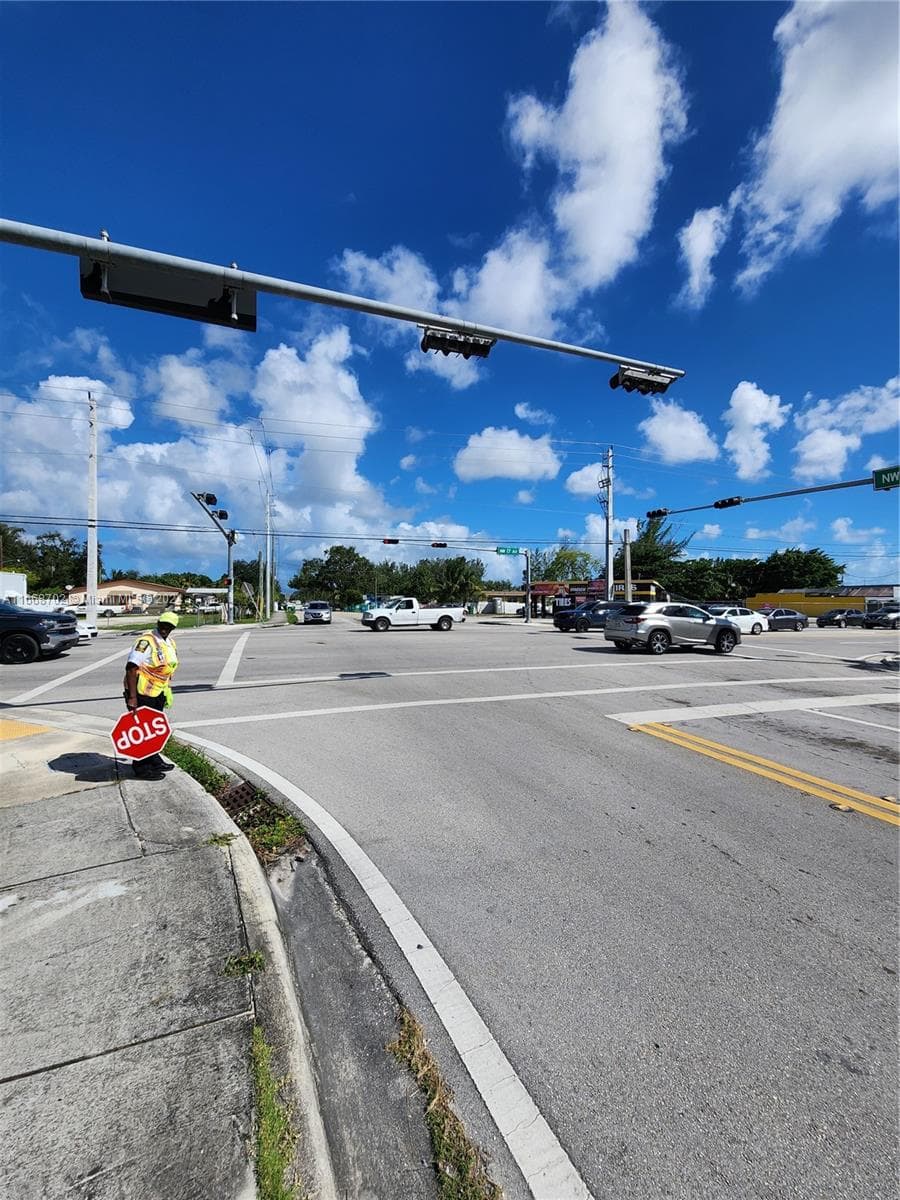 11110/20 NW 17th Ave, Miami FL 33167 — 2