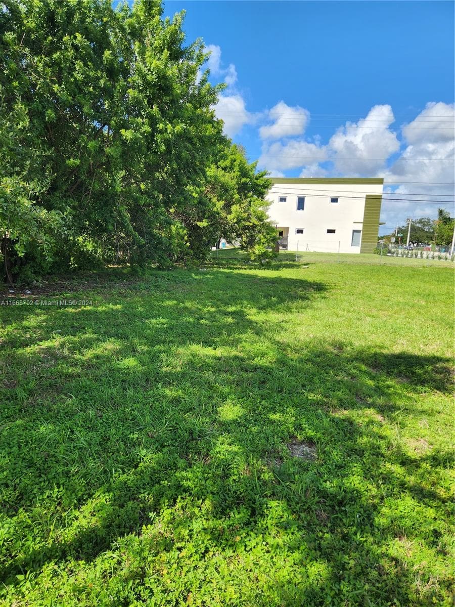 11110/20 NW 17th Ave, Miami FL 33167 — 6