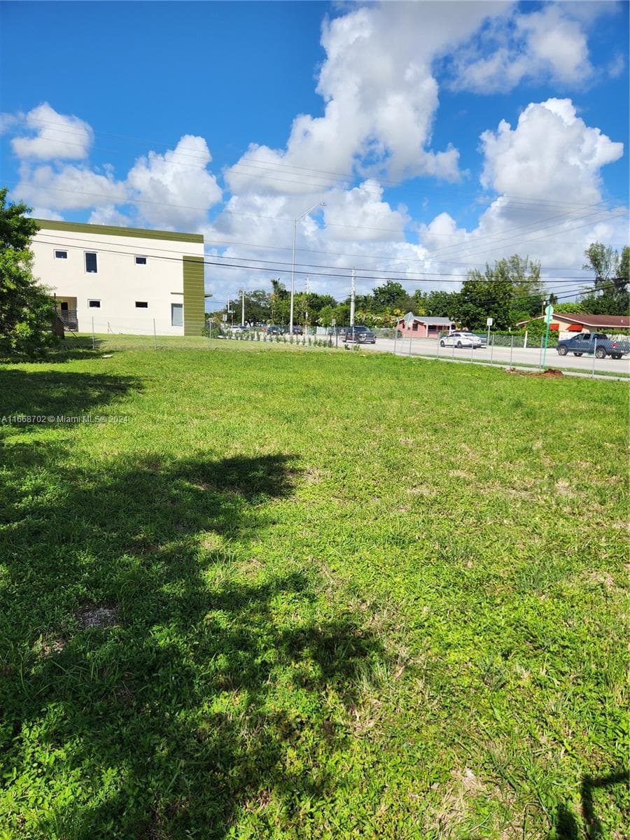 11110/20 NW 17th Ave, Miami FL 33167 — 5