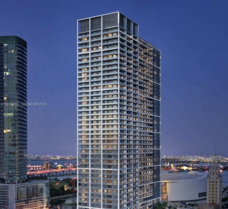 601 NE 1st Street # 4204, Miami FL 33132 — 52