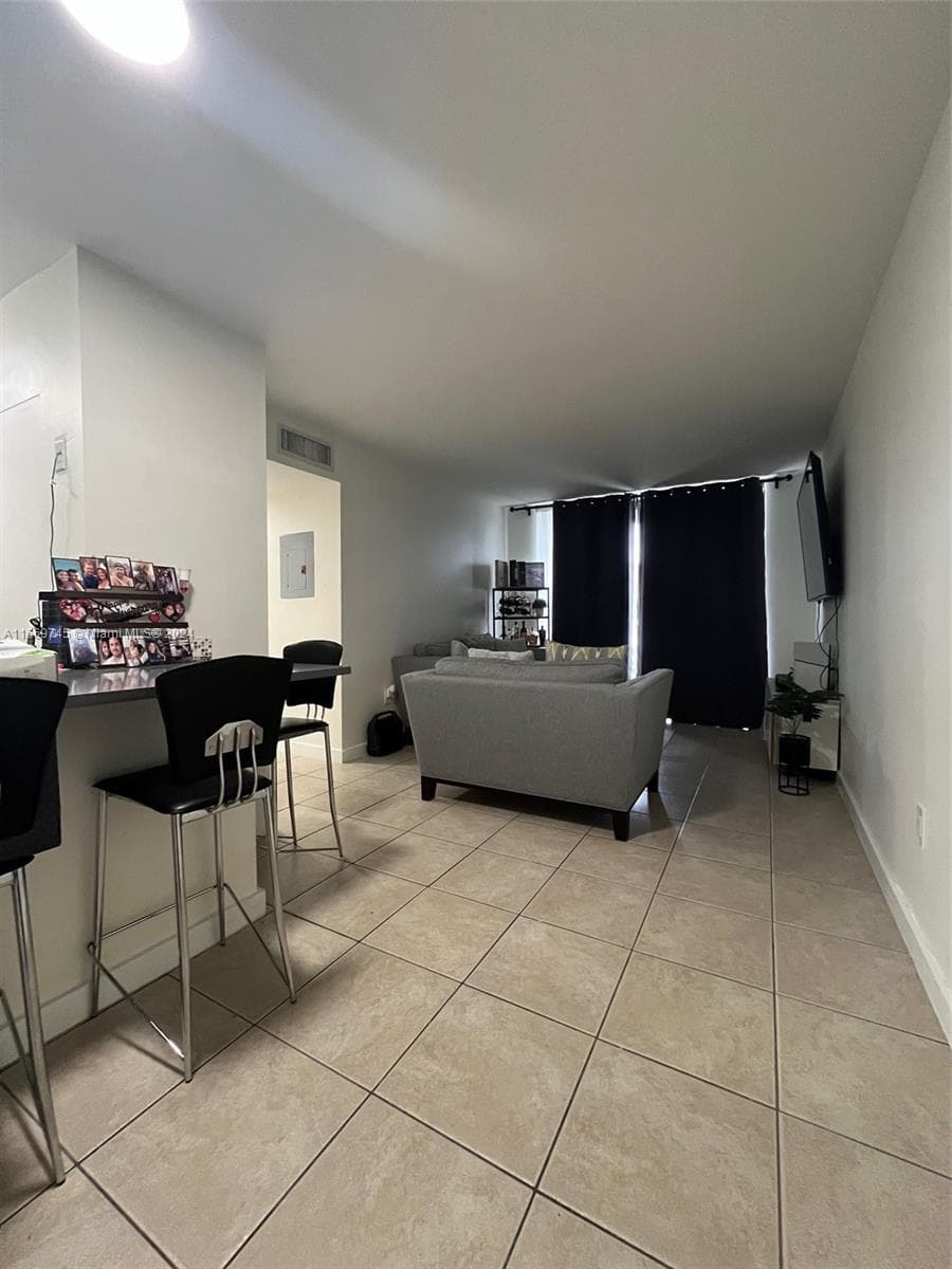 8075 NW 7th St # 109, Miami FL 33126 — 2