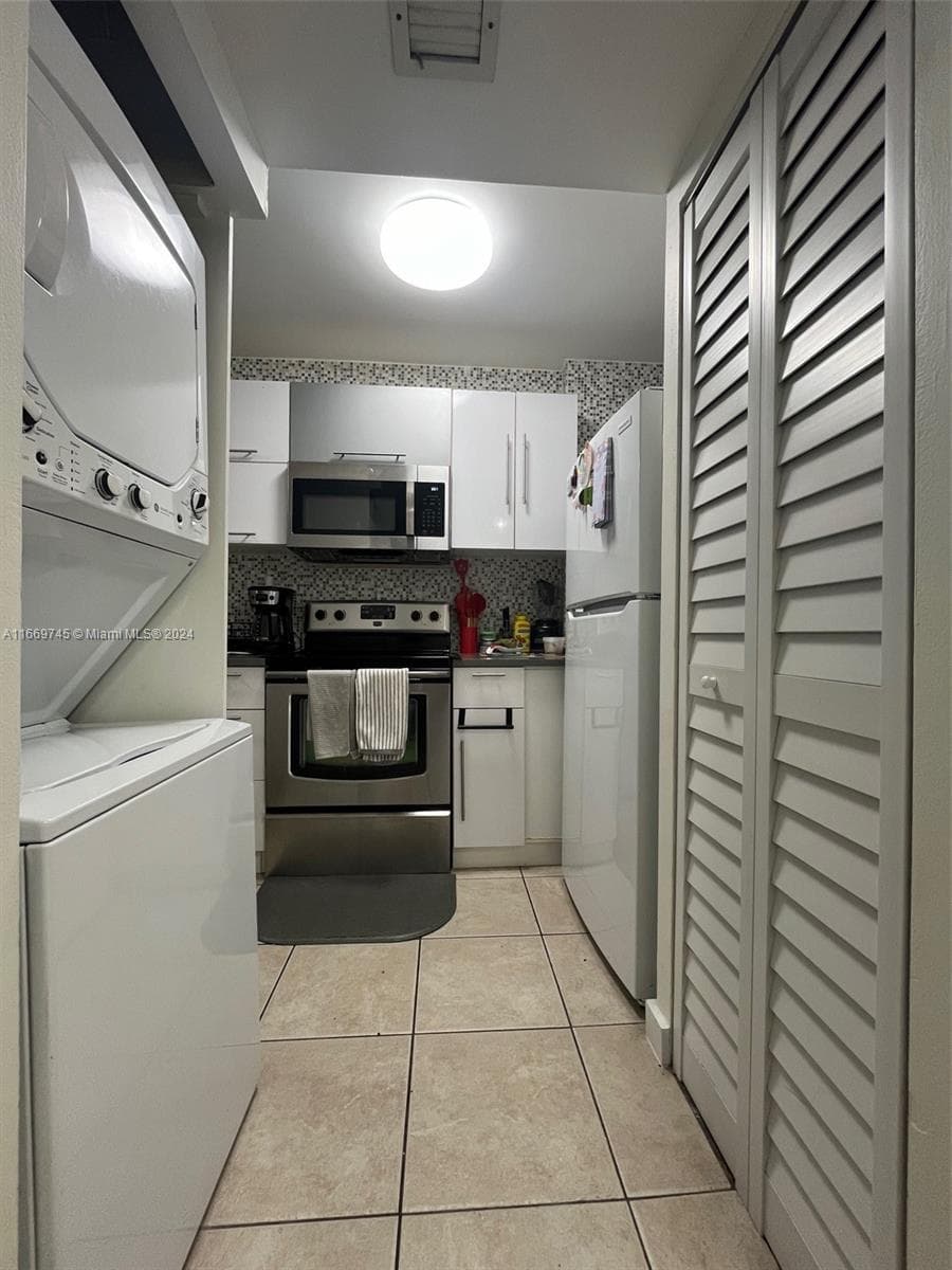 8075 NW 7th St # 109, Miami FL 33126 — 8
