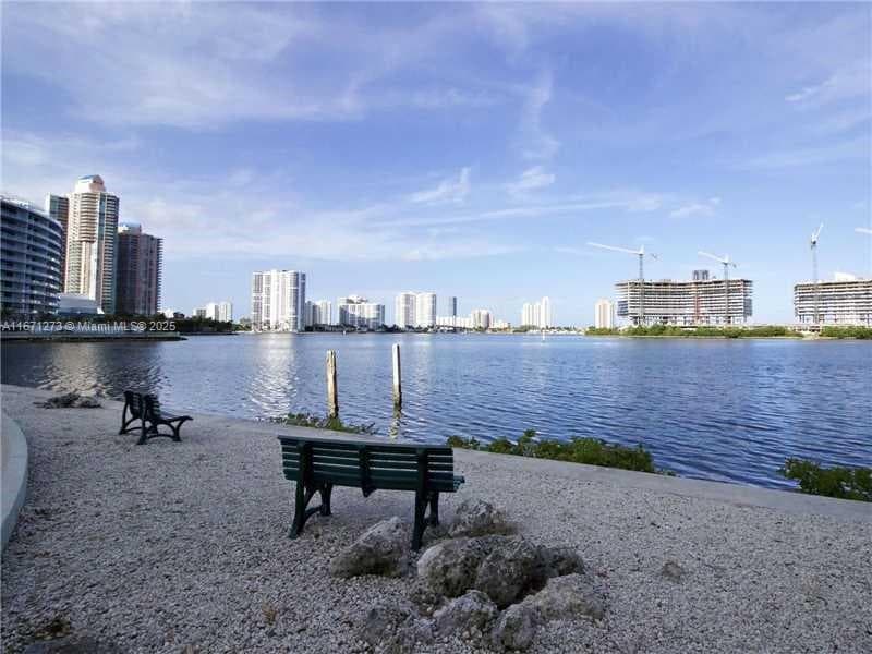 3225 NE 184th St # 10103, Aventura FL 33160 — 29