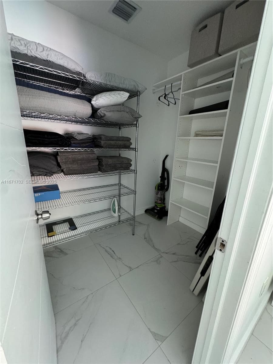 1829 NE 176th St, North Miami Beach FL 33162 — 16