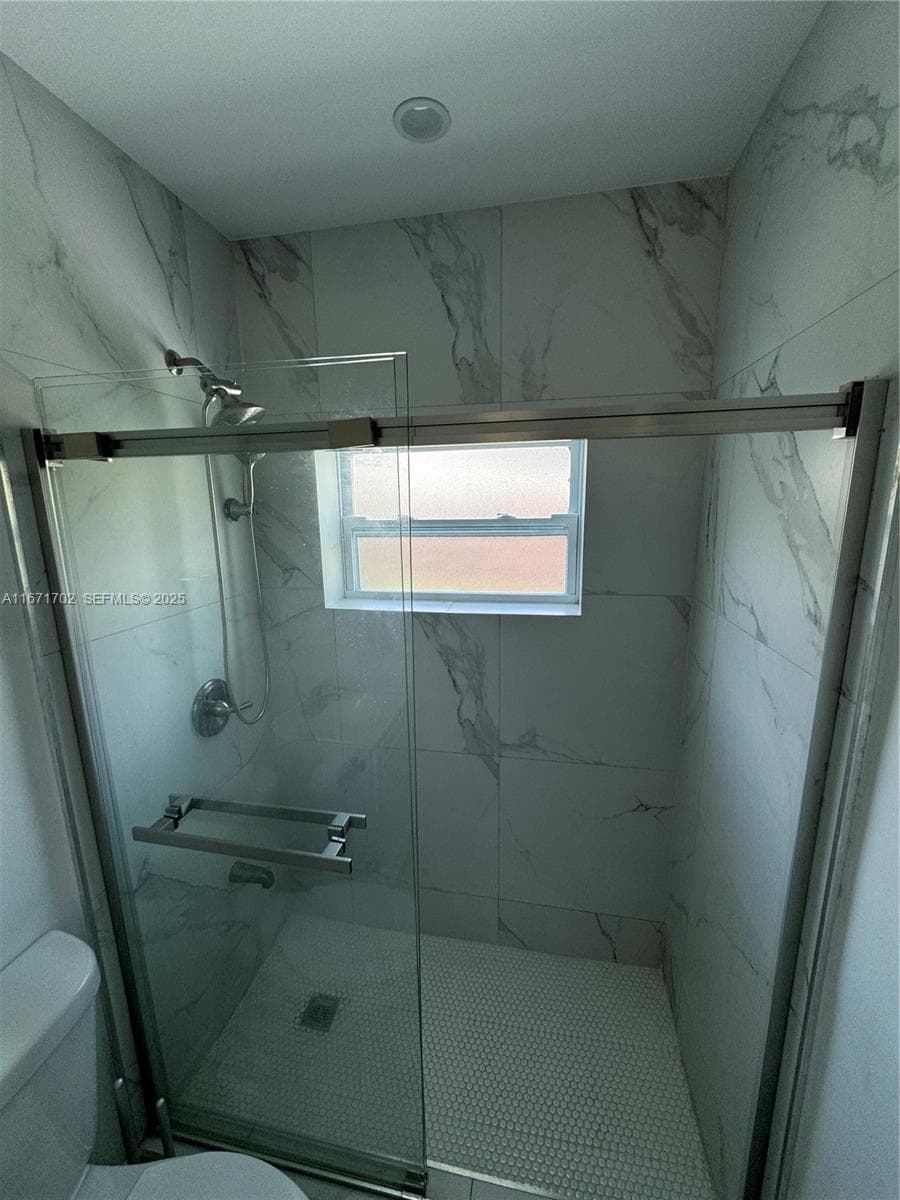 1829 NE 176th St, North Miami Beach FL 33162 — 12