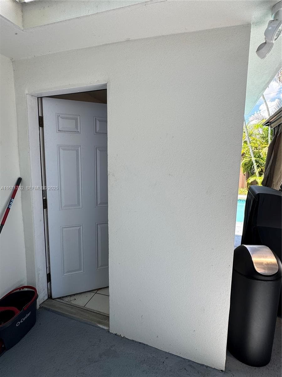 1829 NE 176th St, North Miami Beach FL 33162 — 22