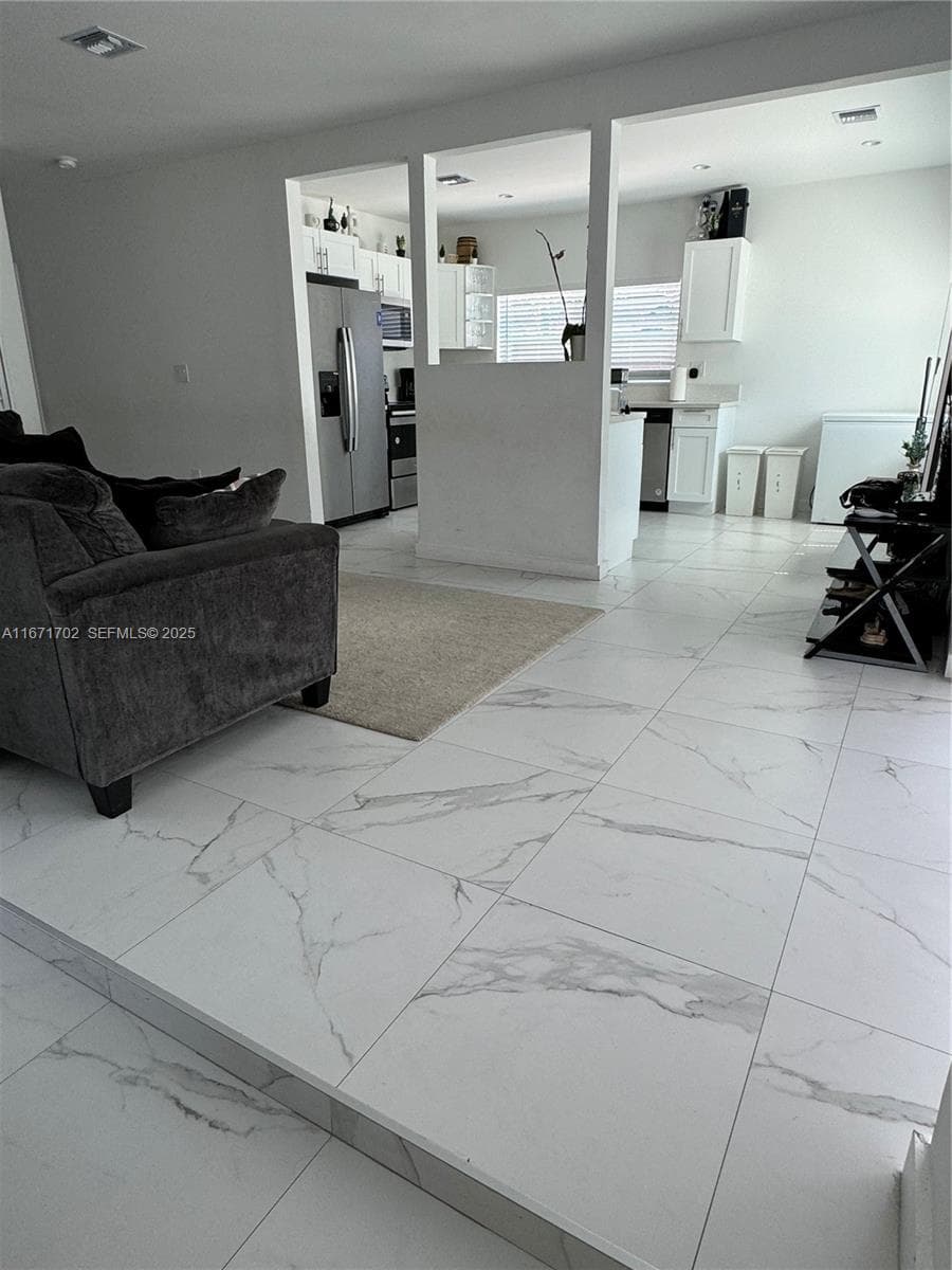 1829 NE 176th St, North Miami Beach FL 33162 — 10