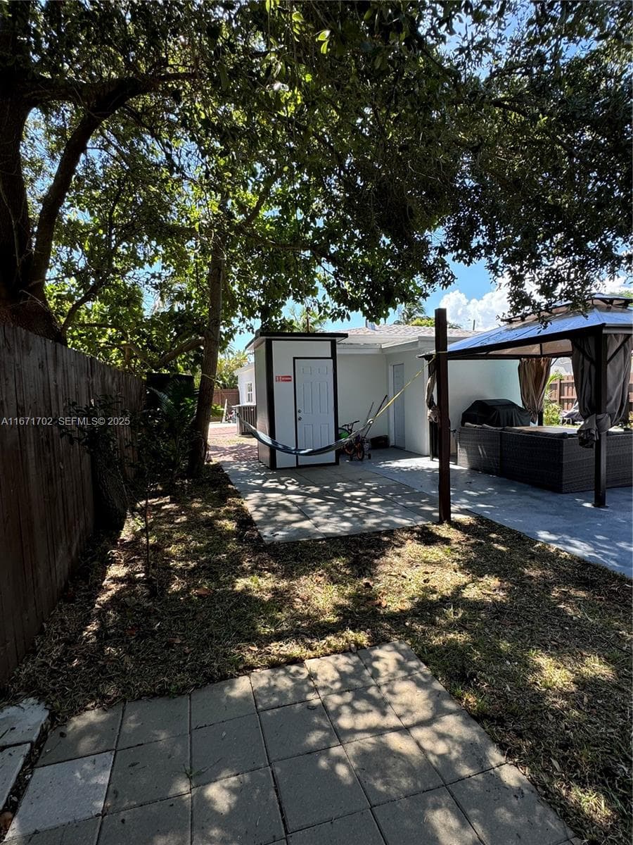 1829 NE 176th St, North Miami Beach FL 33162 — 19