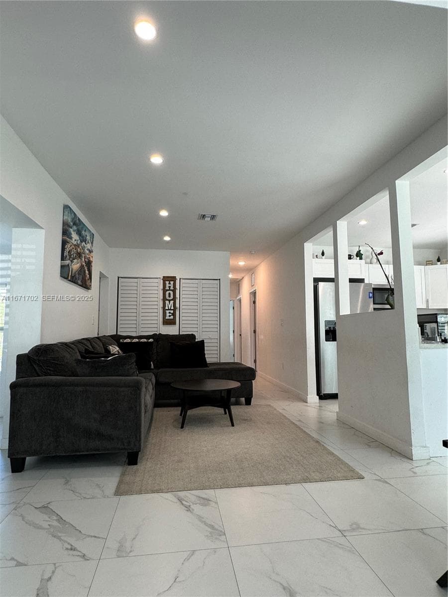 1829 NE 176th St, North Miami Beach FL 33162 — 4