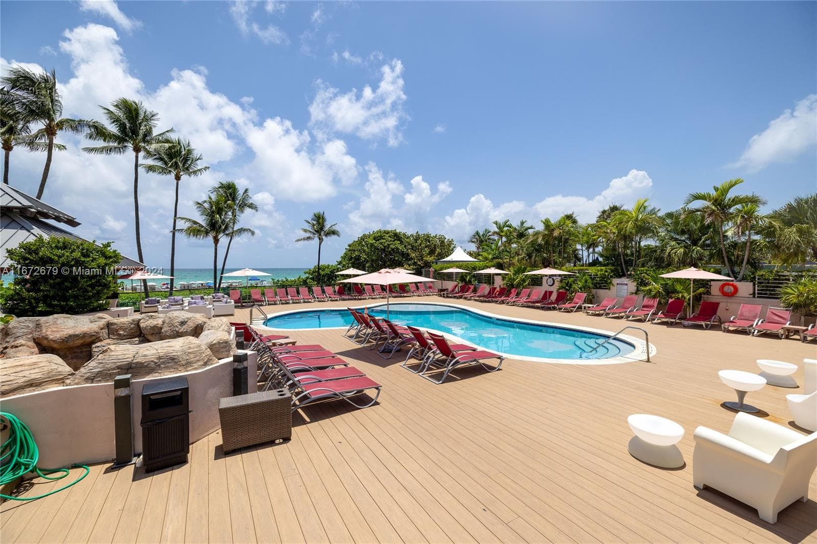 5225 Collins Ave # 1114, Miami Beach FL 33140 — 33
