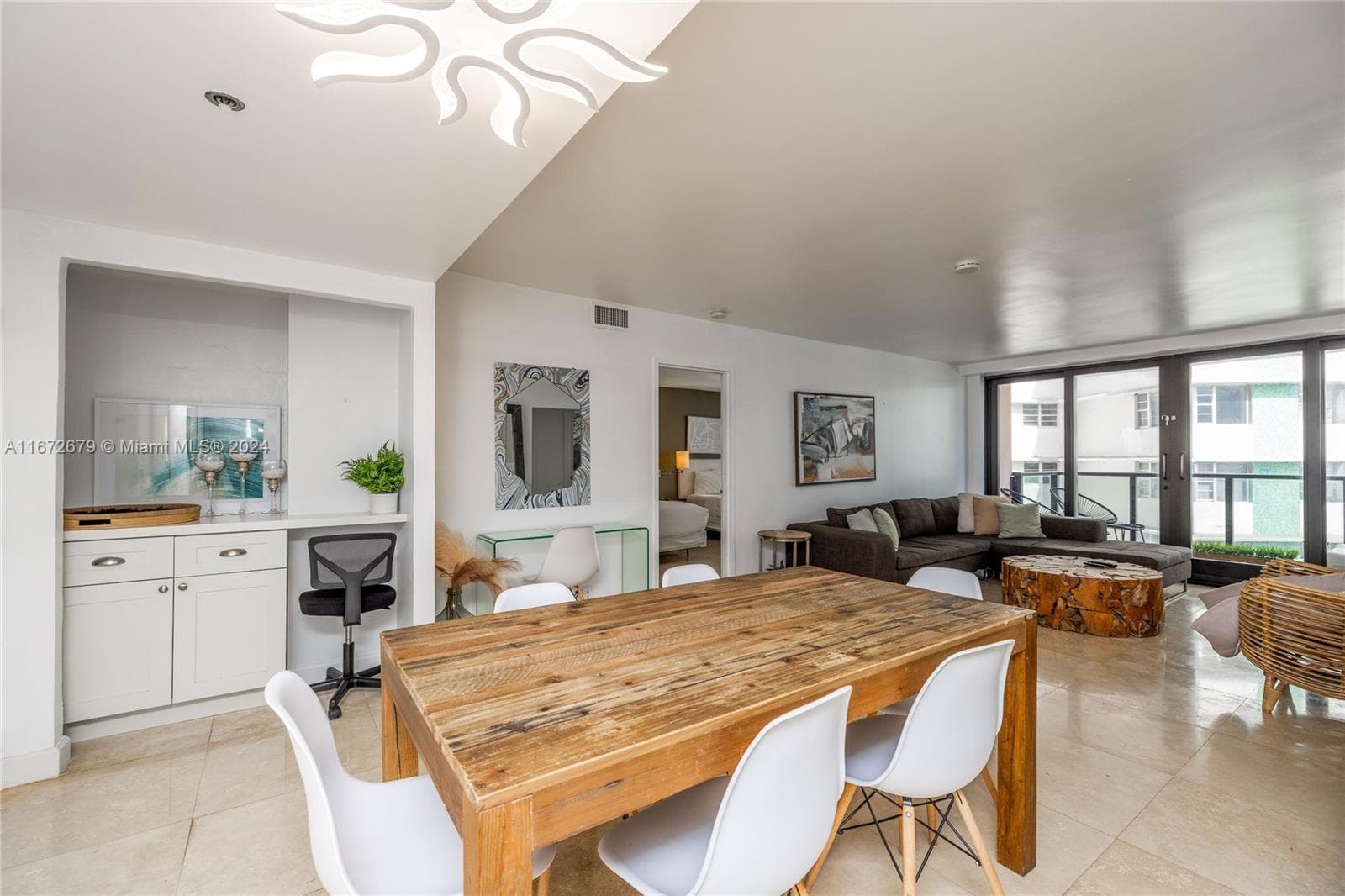 5225 Collins Ave # 1114, Miami Beach FL 33140 — 4