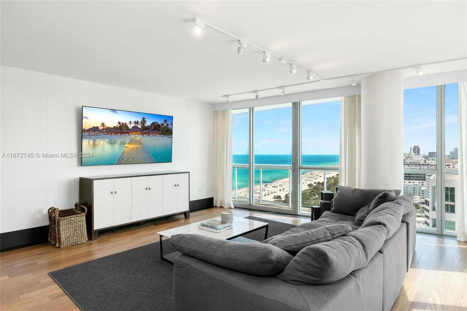 101 20th St # 2706, Miami Beach FL 33139 — 2