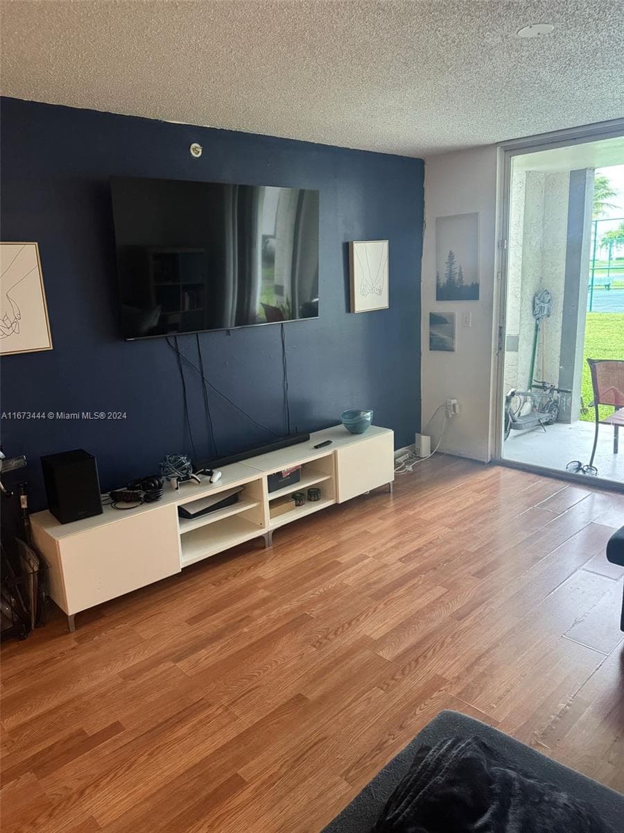 4580 NW 107th Ave # 13, Doral FL 33178 — 1