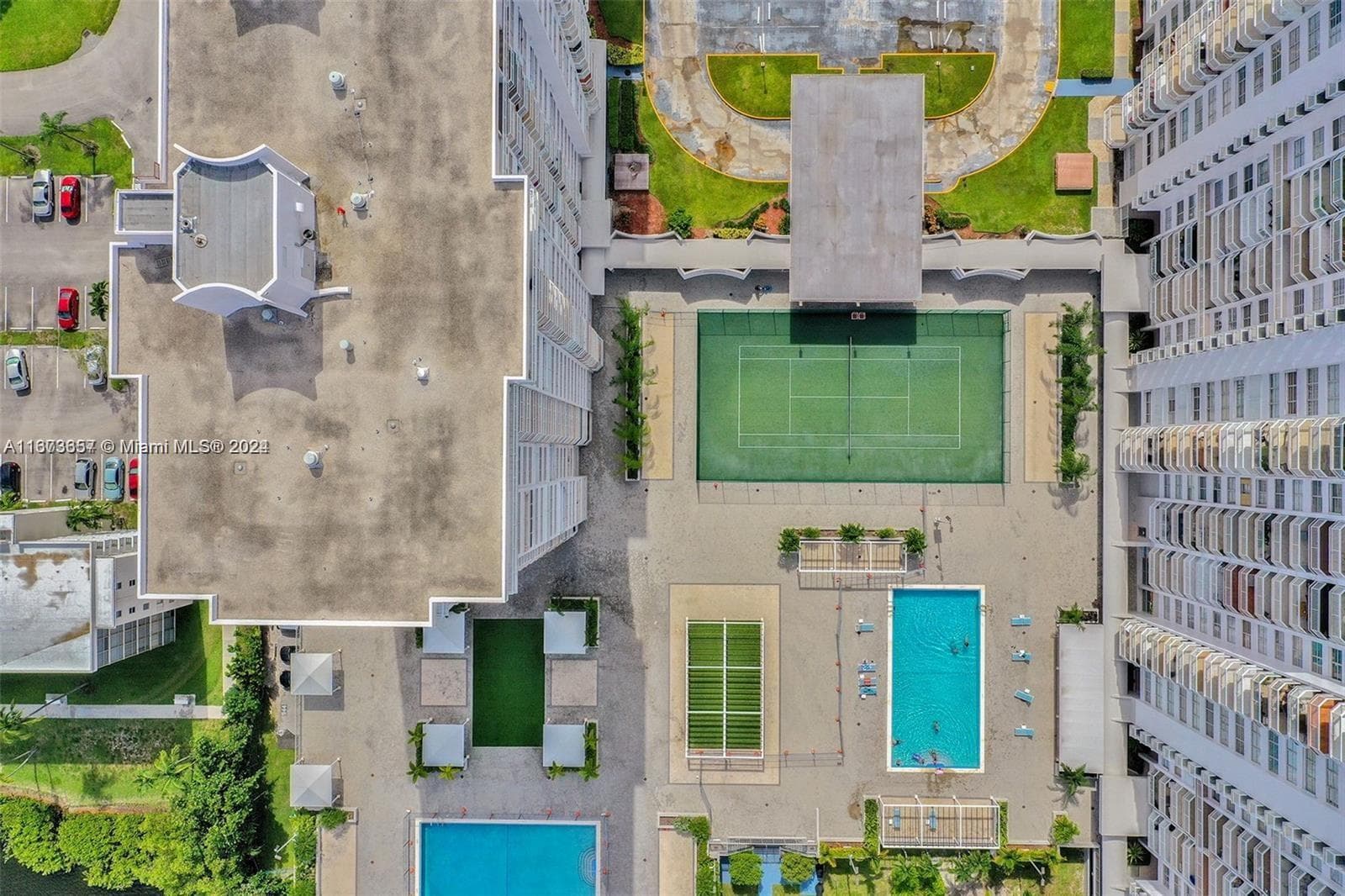 18071 Biscayne Blvd # 303, Aventura FL 33160 — 24