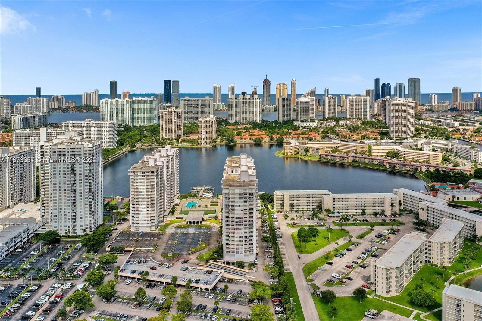 18071 Biscayne Blvd # 303, Aventura FL 33160 — 25