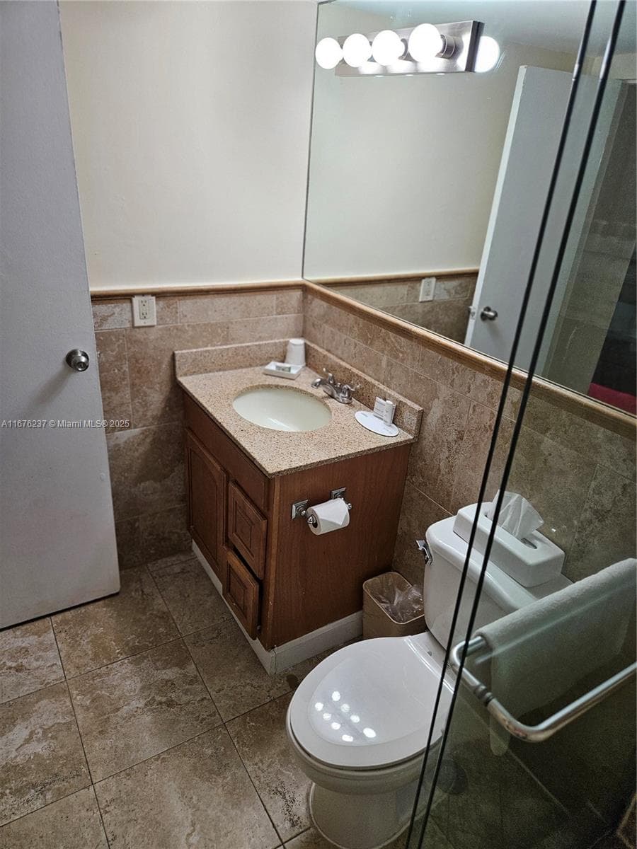 19201 Collins Ave # 237, Sunny Isles Beach FL 33160 — 18
