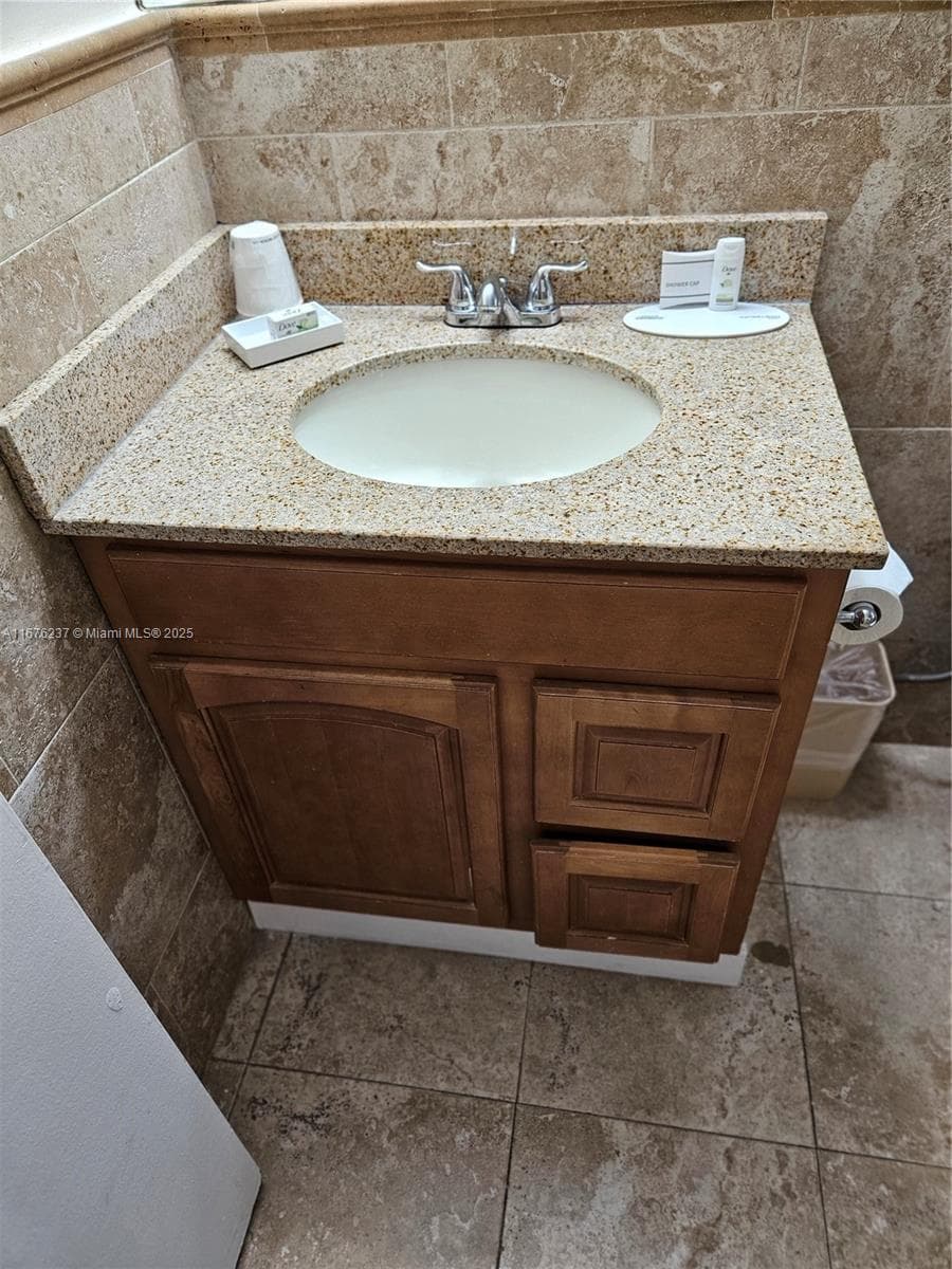 19201 Collins Ave # 237, Sunny Isles Beach FL 33160 — 21