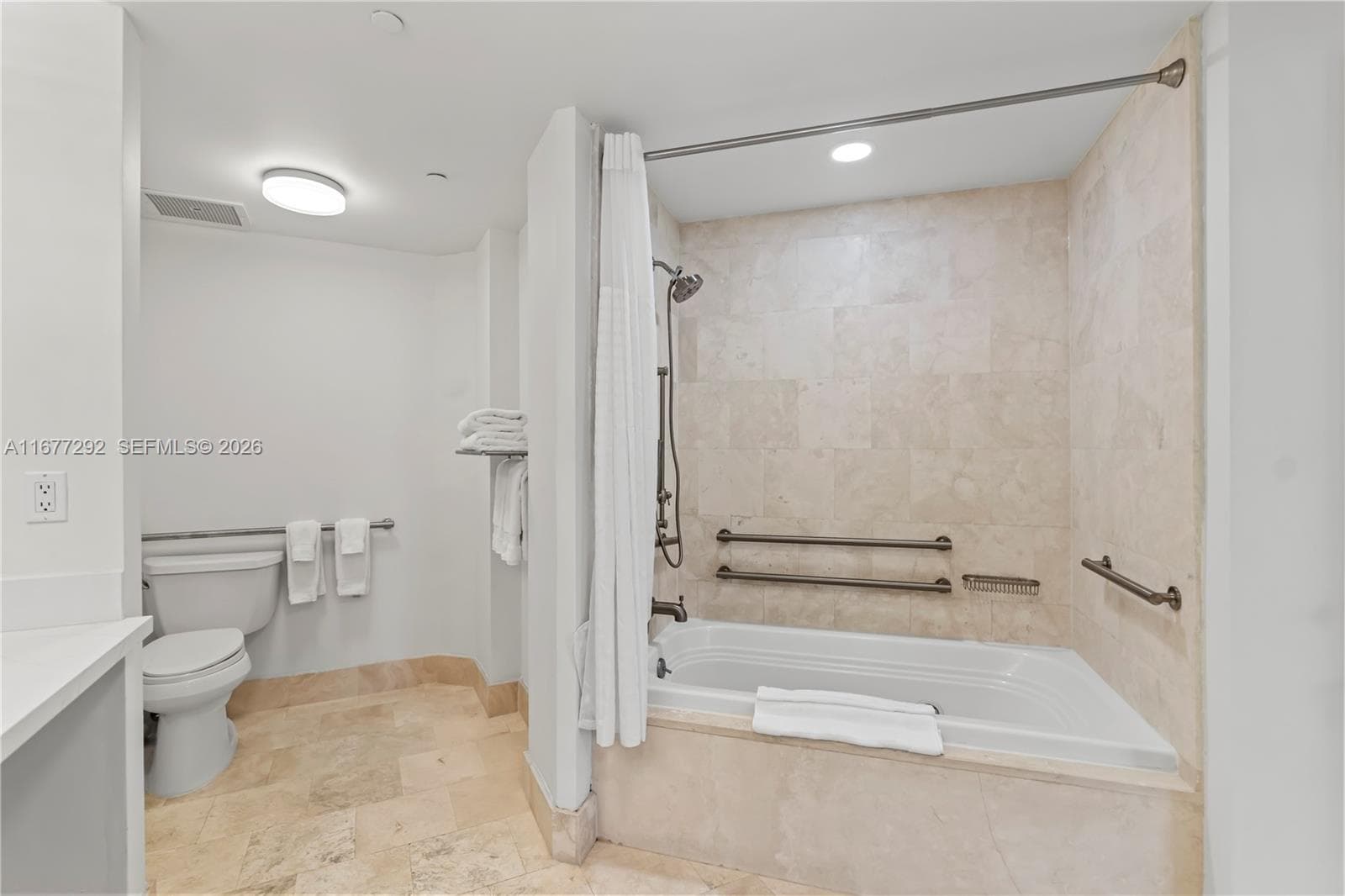 4401 Collins Ave # 915, Miami Beach FL 33140 — 23
