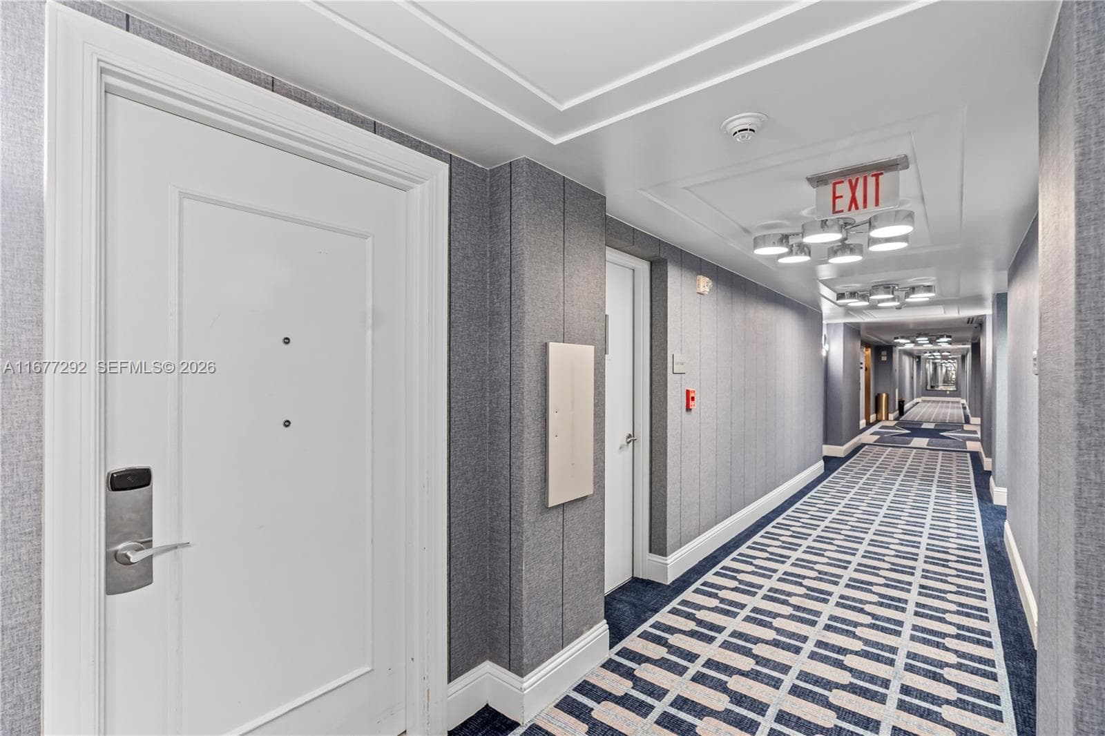 4401 Collins Ave # 915, Miami Beach FL 33140 — 27