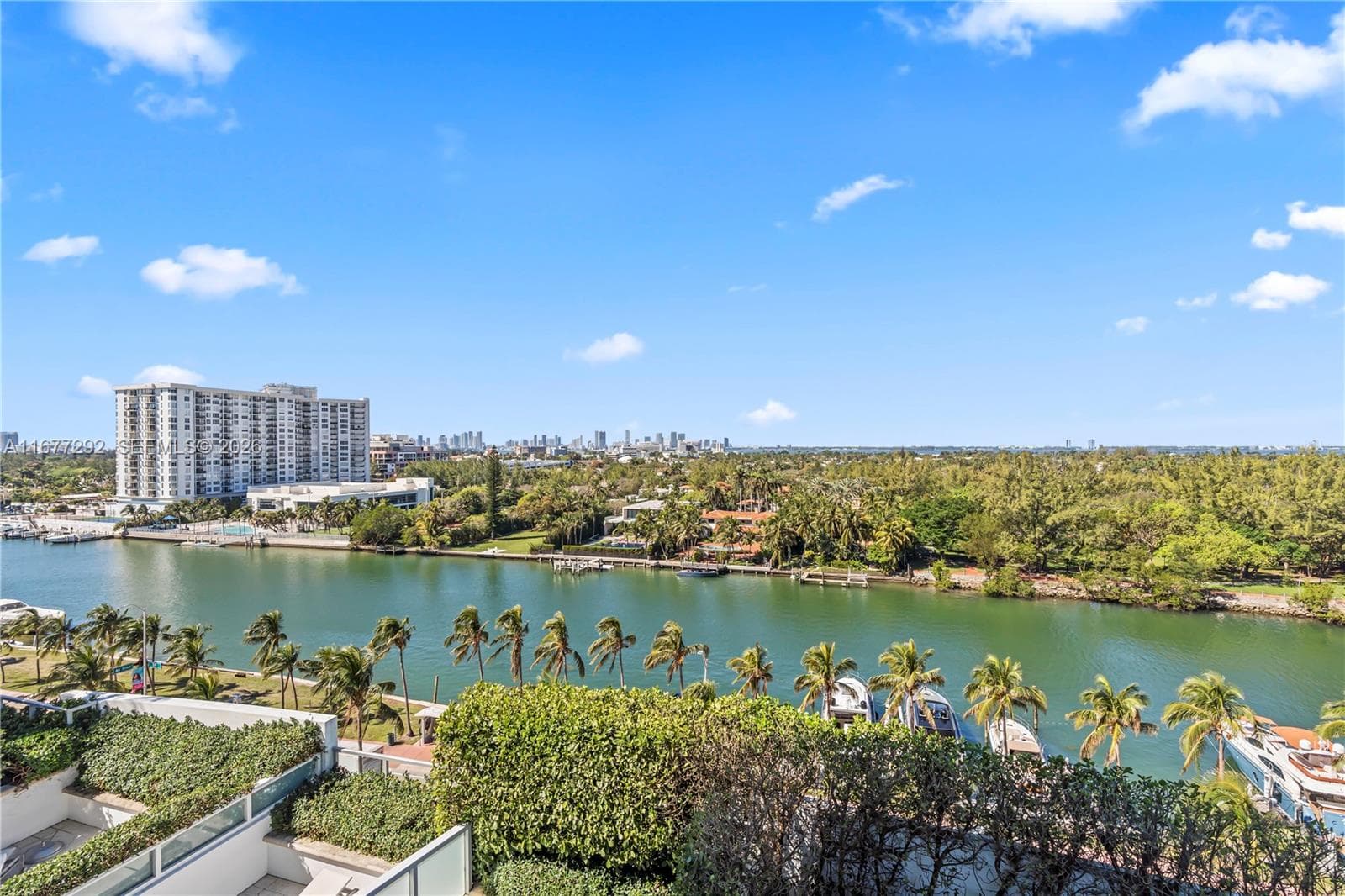 4401 Collins Ave # 915, Miami Beach FL 33140 — 6