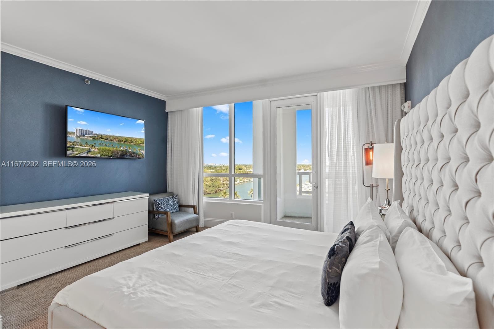 4401 Collins Ave # 915, Miami Beach FL 33140 — 3