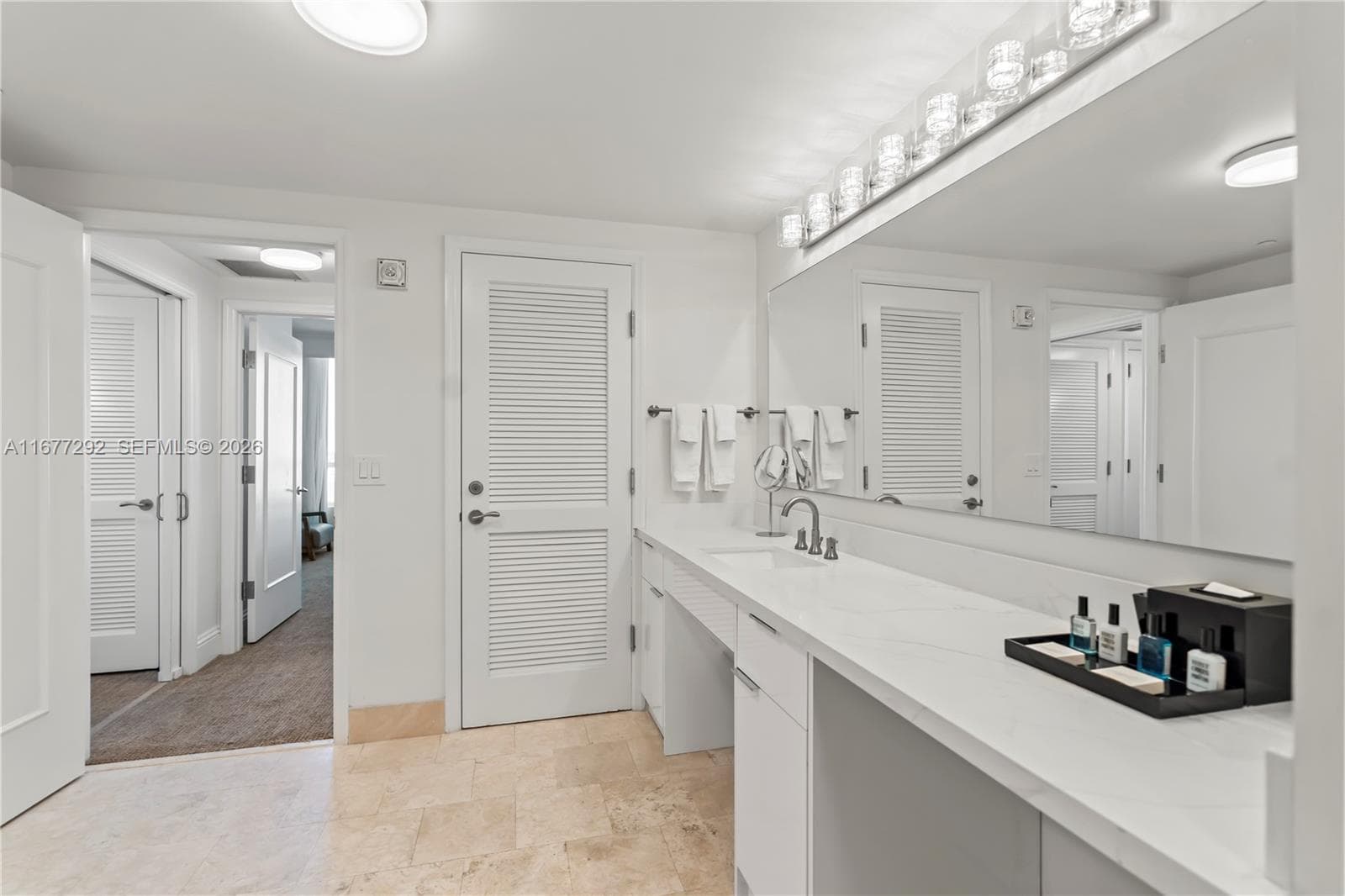 4401 Collins Ave # 915, Miami Beach FL 33140 — 24