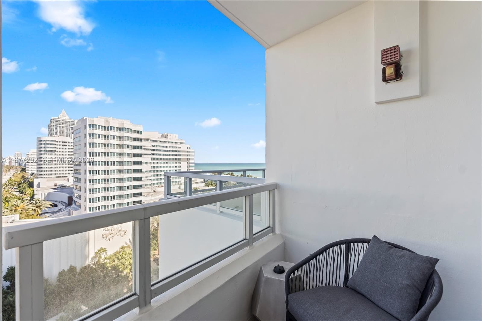 4401 Collins Ave # 915, Miami Beach FL 33140 — 10