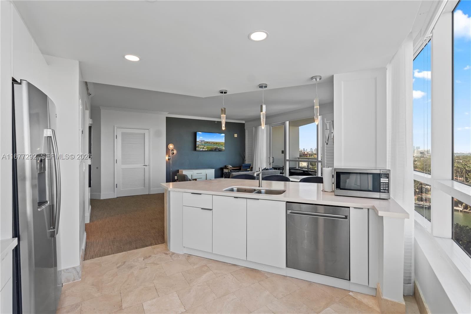 4401 Collins Ave # 915, Miami Beach FL 33140 — 19