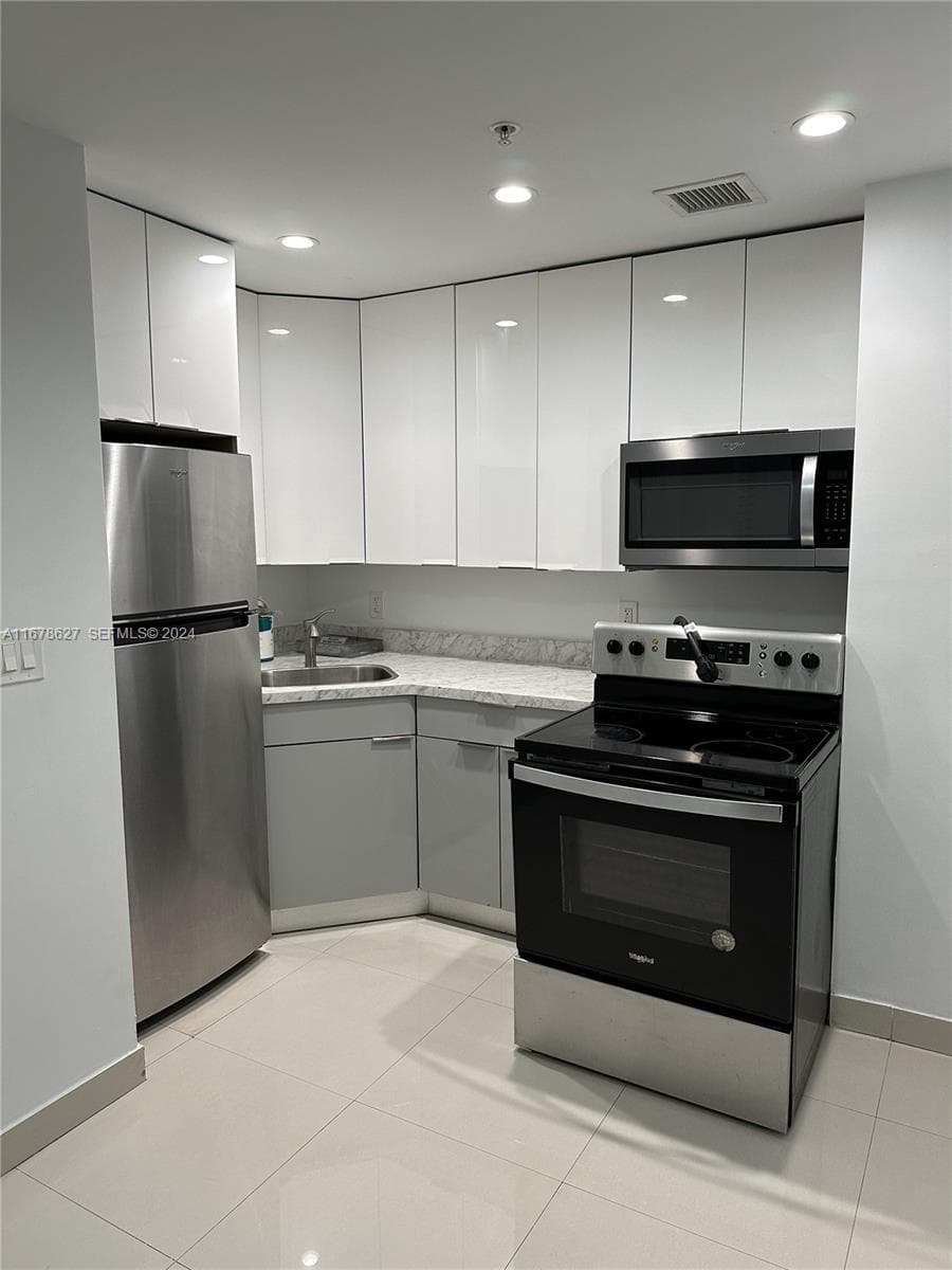 620 W 29th St, Hialeah FL 33012 — 15