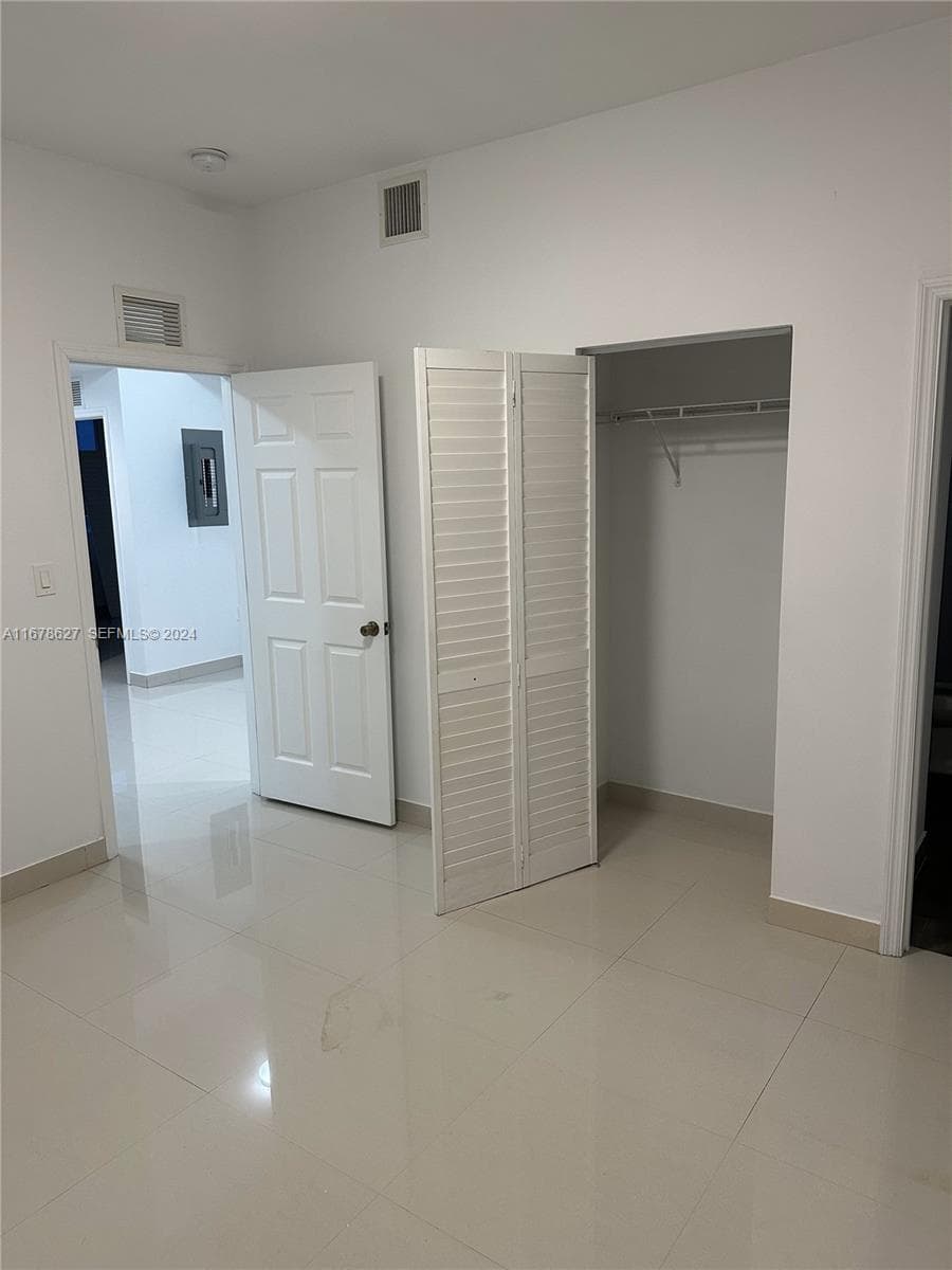 620 W 29th St, Hialeah FL 33012 — 19