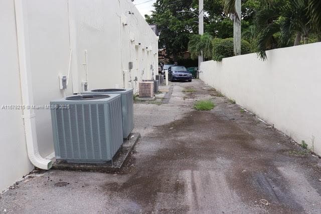 5500 SW 8th St, Coral Gables FL 33134 — 30