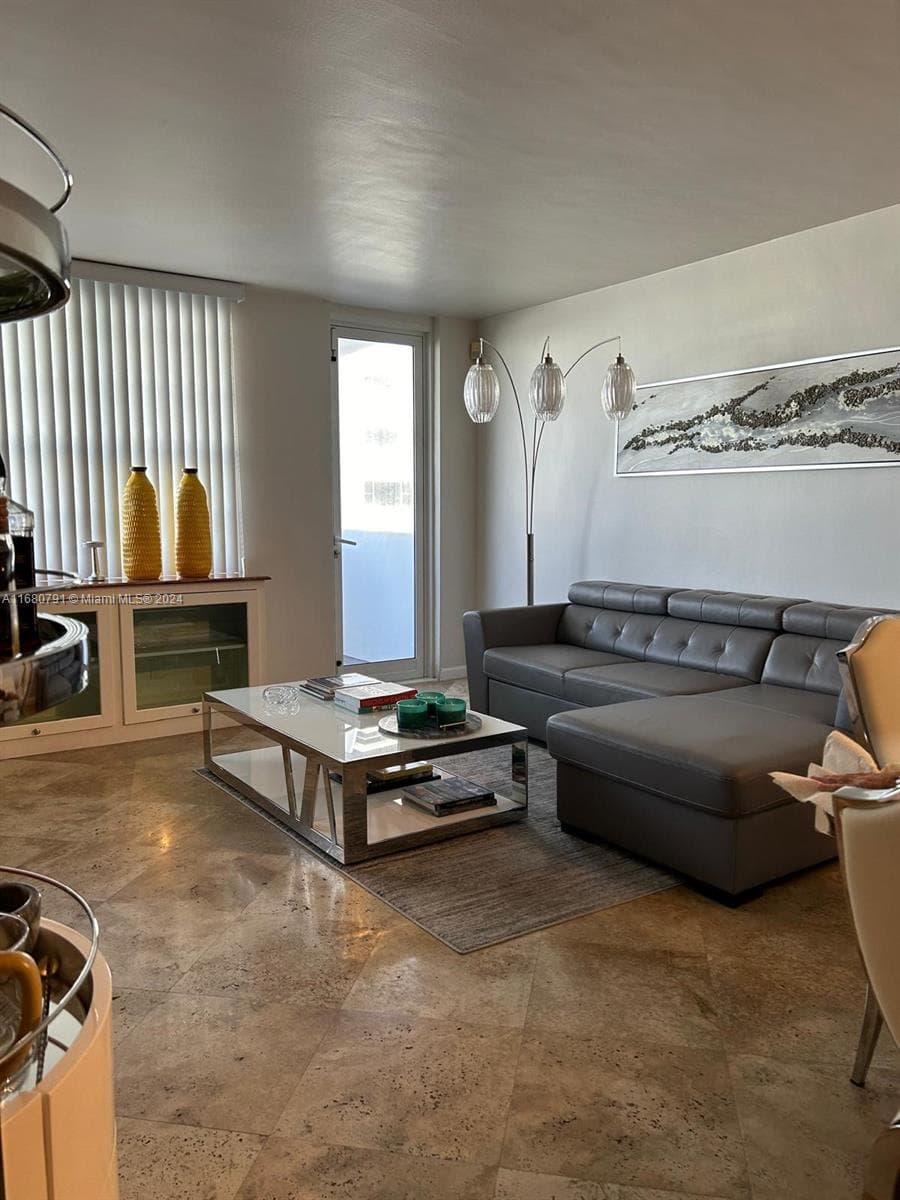 100 Lincoln Rd # 608, Miami Beach FL 33139 — 2