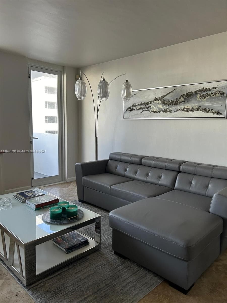100 Lincoln Rd # 608, Miami Beach FL 33139 — 6