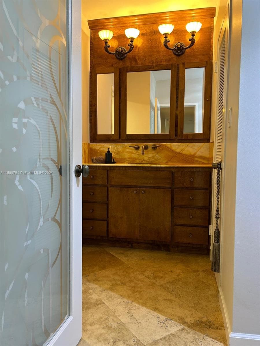 100 Lincoln Rd # 608, Miami Beach FL 33139 — 16