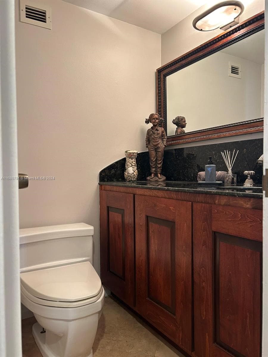 100 Lincoln Rd # 608, Miami Beach FL 33139 — 10