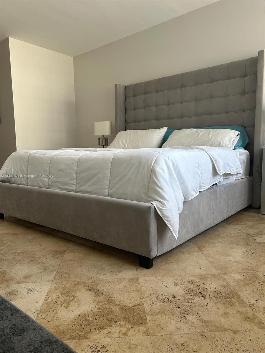 100 Lincoln Rd # 608, Miami Beach FL 33139 — 18