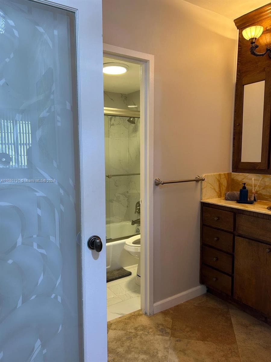 100 Lincoln Rd # 608, Miami Beach FL 33139 — 15