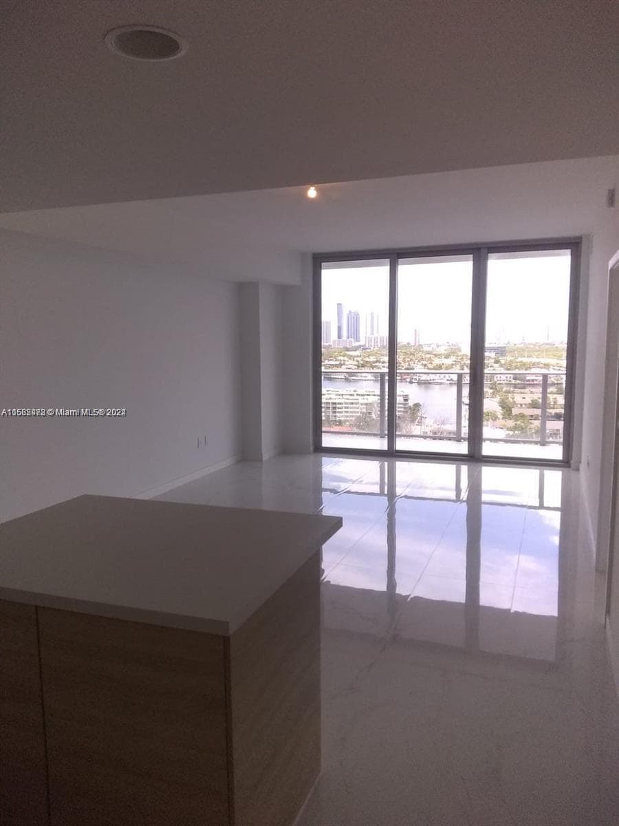 16385 Biscayne Blvd # 2020, North Miami Beach FL 33160 — 20