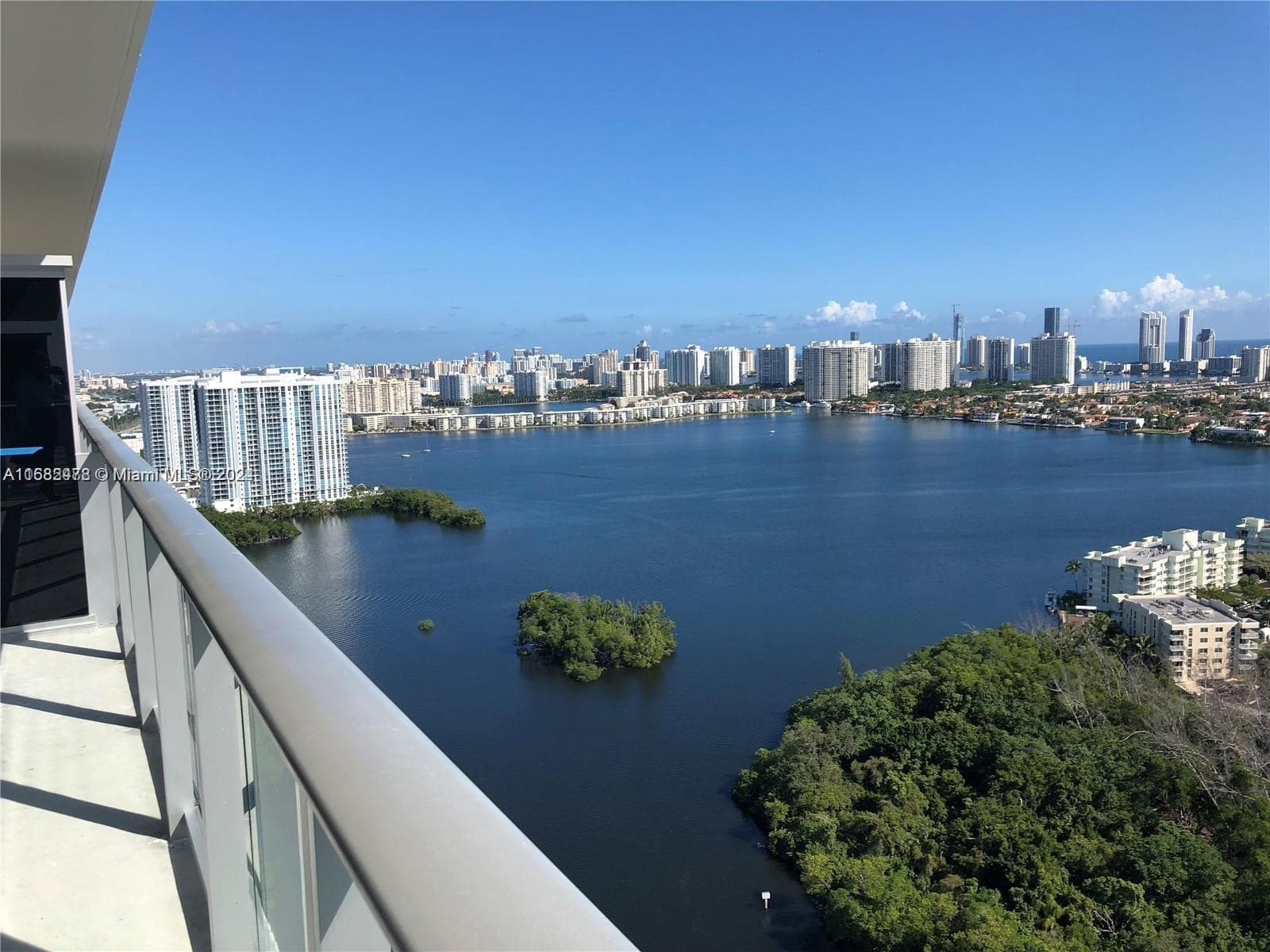 16385 Biscayne Blvd # 2020, North Miami Beach FL 33160 — 15