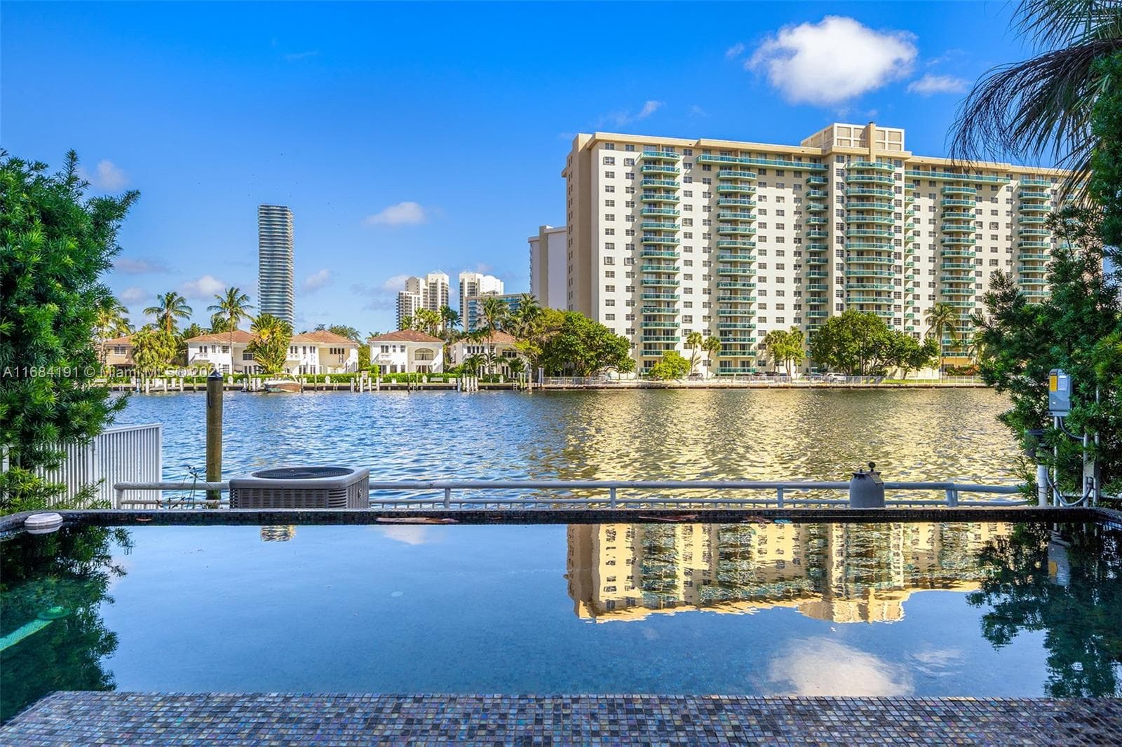 19555 NE 37th Ave, Aventura FL 33180 — 34