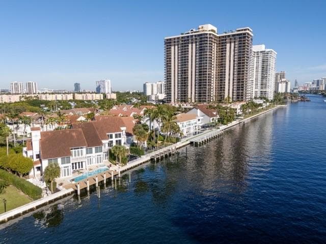 19555 NE 37th Ave, Aventura FL 33180 — 54