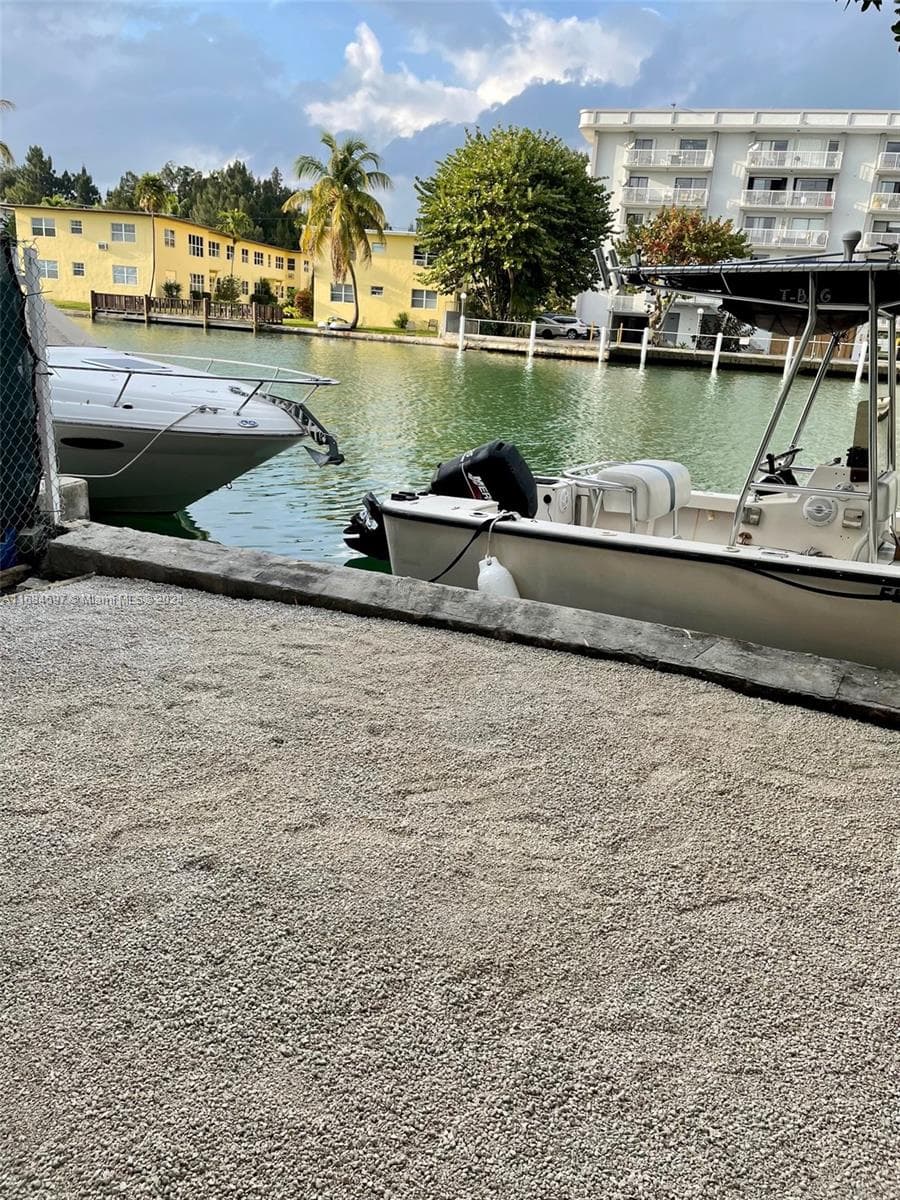 1201 Marseille Dr # 17, Miami Beach FL 33141 — 13